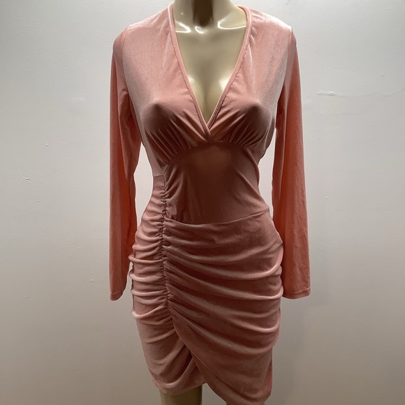 Sexy Size Large Long-Sleeve Pink V-Neck Ruched Bodycon Dress. Preloved - Picture 3 of 6